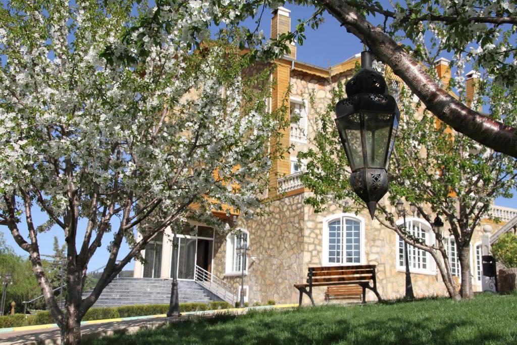 Le Palais Des Cerisiers Gasthof Azrou